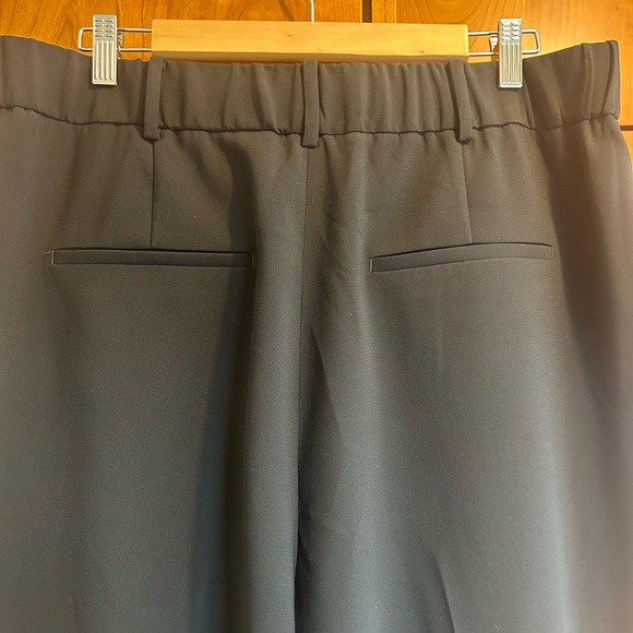 Contemporaine Par Simons size 14 cuffed black crepe pleated trousers luxurious - Picture 4 of 5
